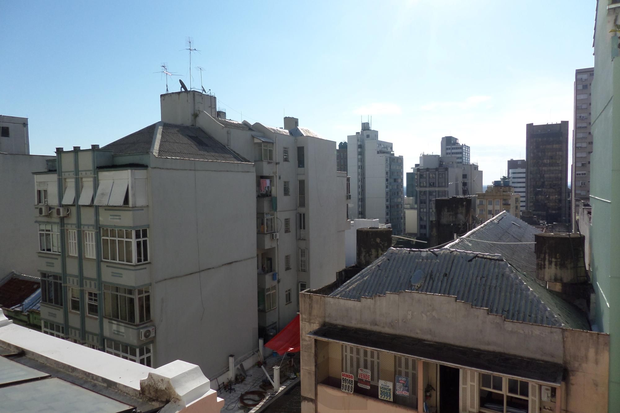 Apartamento no Centro de 2 dormitórios dependência DESOCUPADO — foto 15