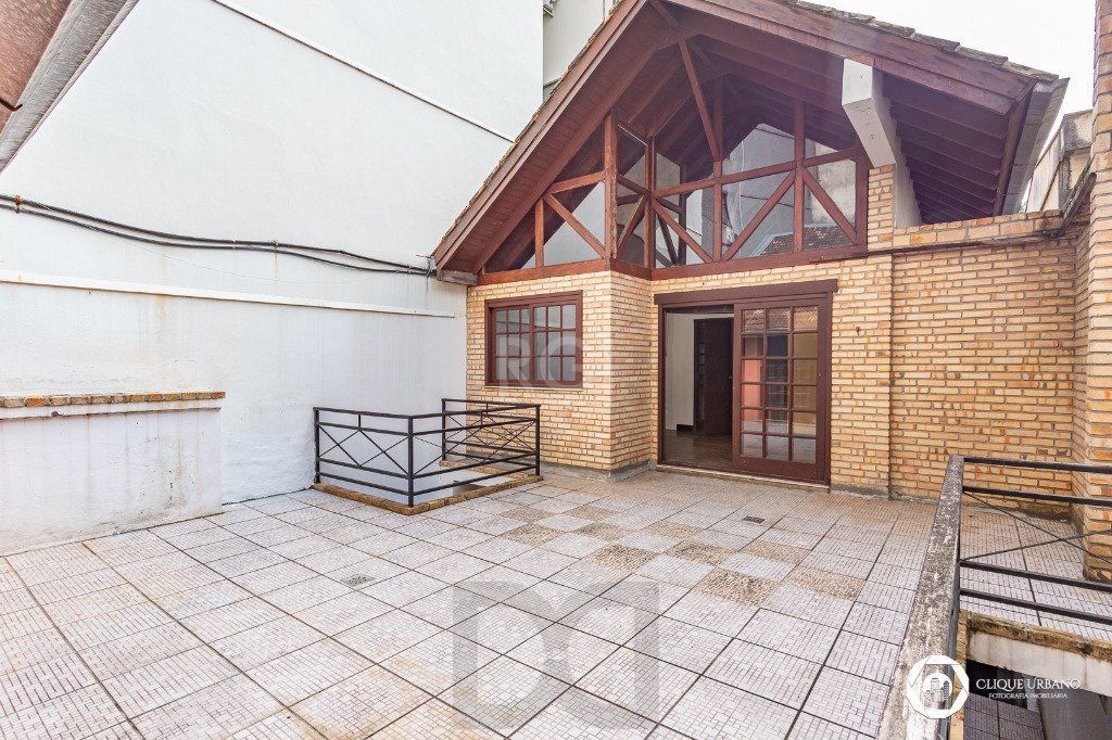 Casa para Venda - 330m², 4 dormitórios, sendo 3 suites, 2 vagas - Petrópolis — foto 23