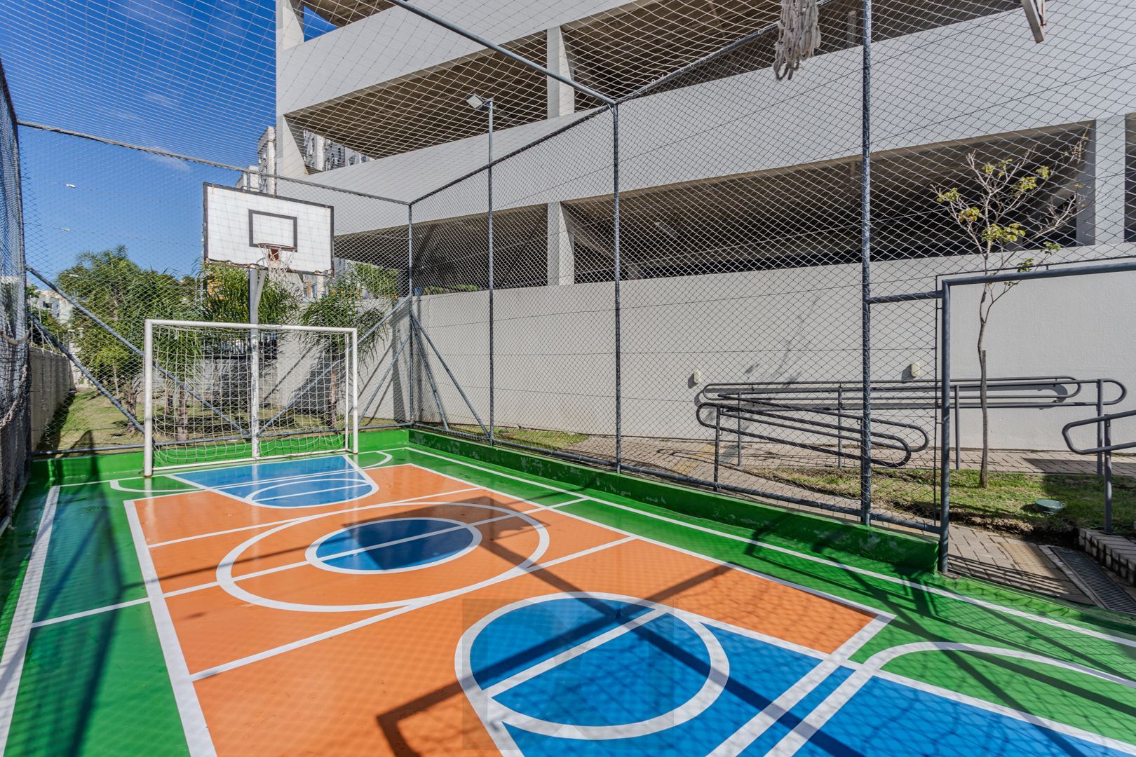 Apartamento no Sarandi de 2 dormitórios vaga e infra DESOCUPADO — foto 40