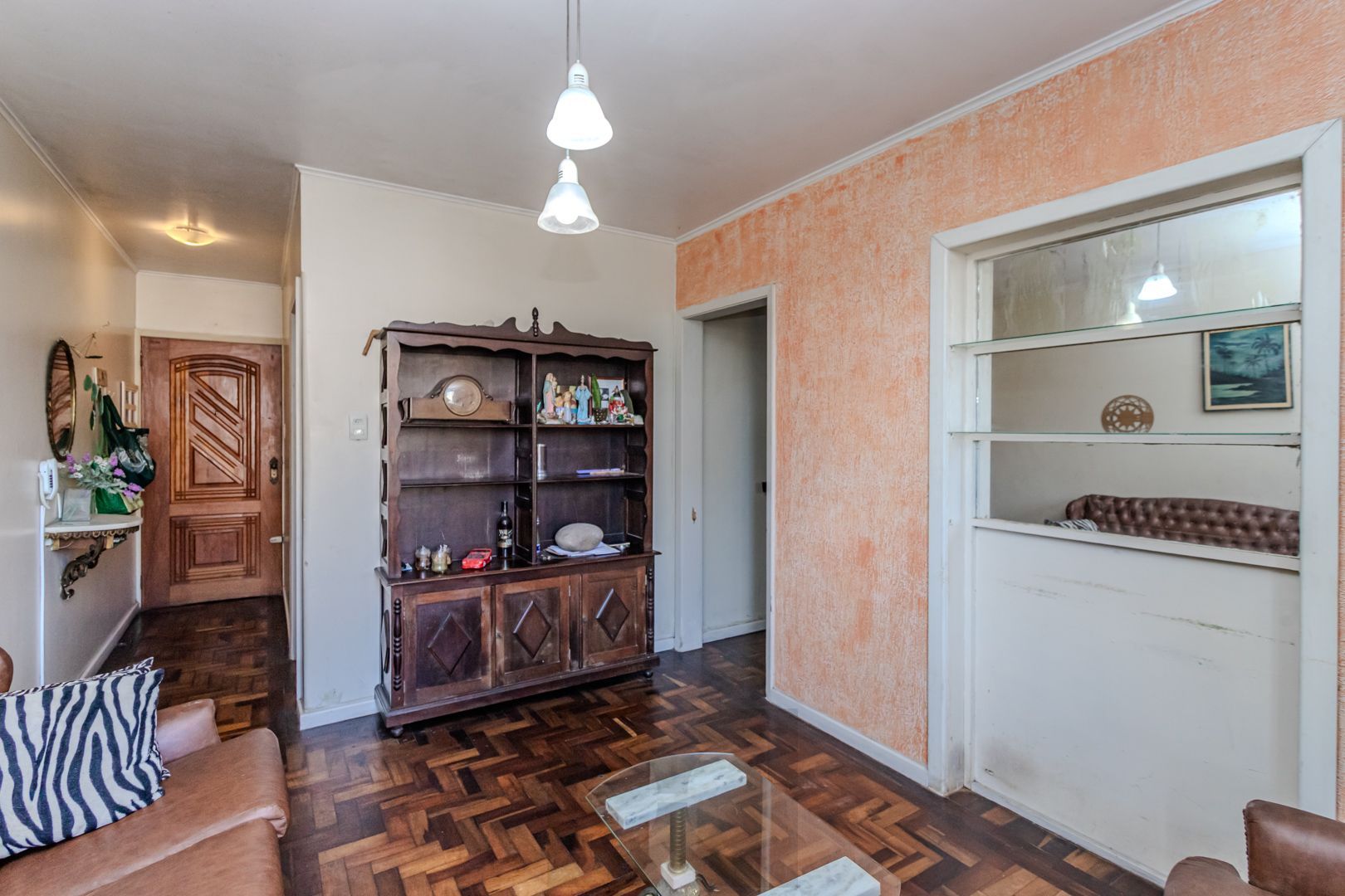 amplo apto 03 dor. de frente,  piso em parquet, , peças amplas , localizado junto a AV. CRISTOVÃO COLOMBO no Moinhos de Vento — foto 4