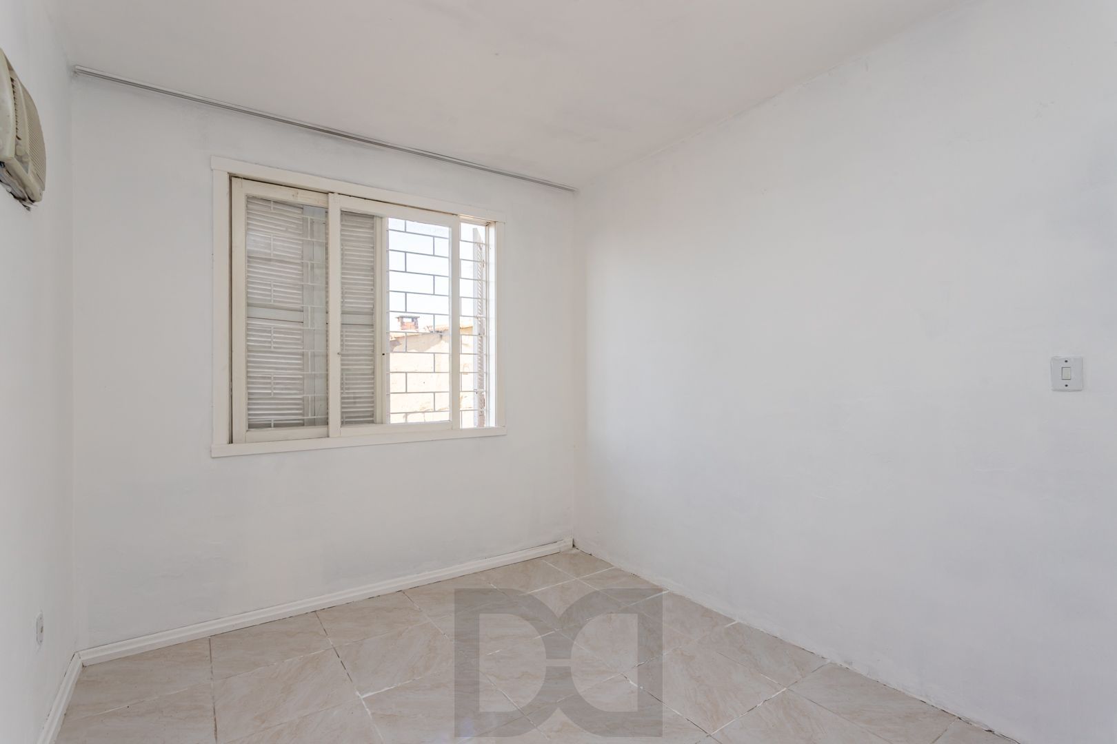 Apartamento no bairro Teresópolis de 2 dormitórios térreo com pátio — foto 8