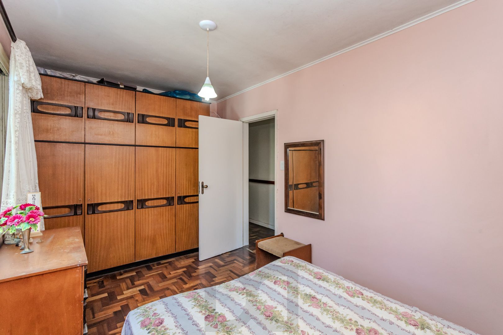 amplo apto 03 dor. de frente,  piso em parquet, , peças amplas , localizado junto a AV. CRISTOVÃO COLOMBO no Moinhos de Vento — foto 19