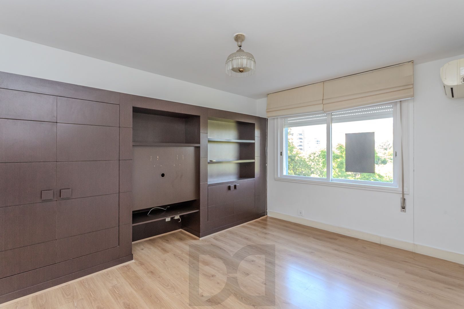 Apartamento no Moinhos de Vento de 3 dormitórios vaga e infra DESOCUPADO — foto 8