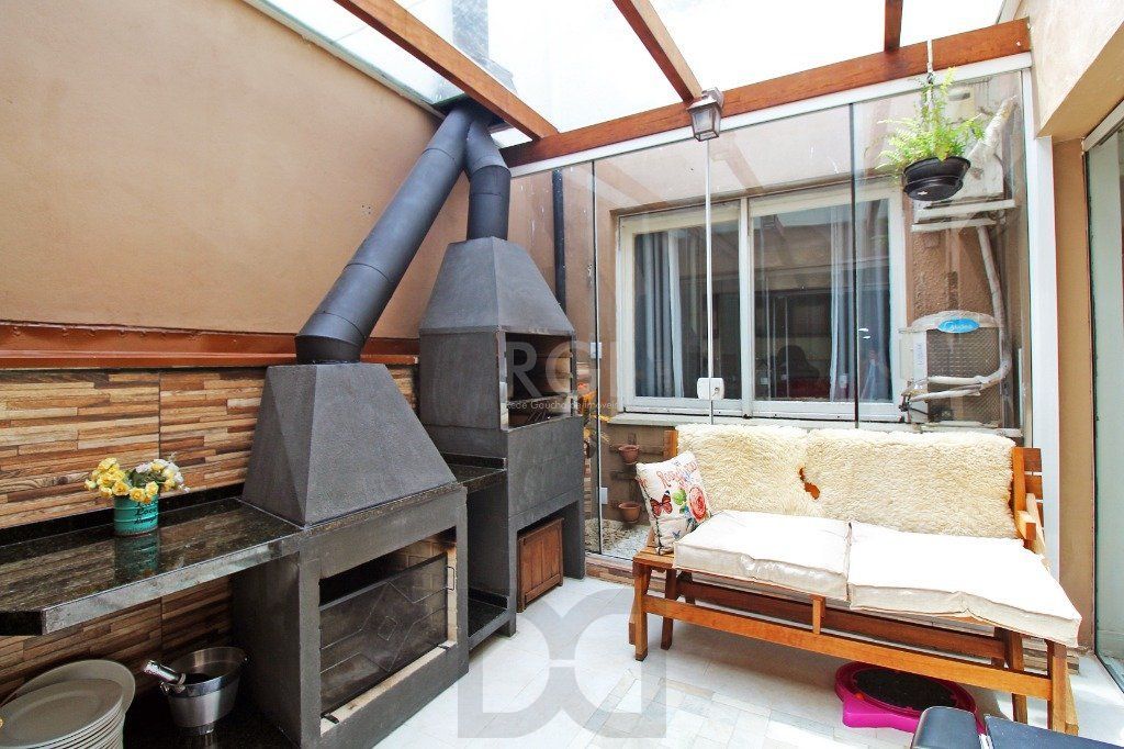 Apartamento de 3 dormitórios e vaga no bairro Petrópolis — foto 6