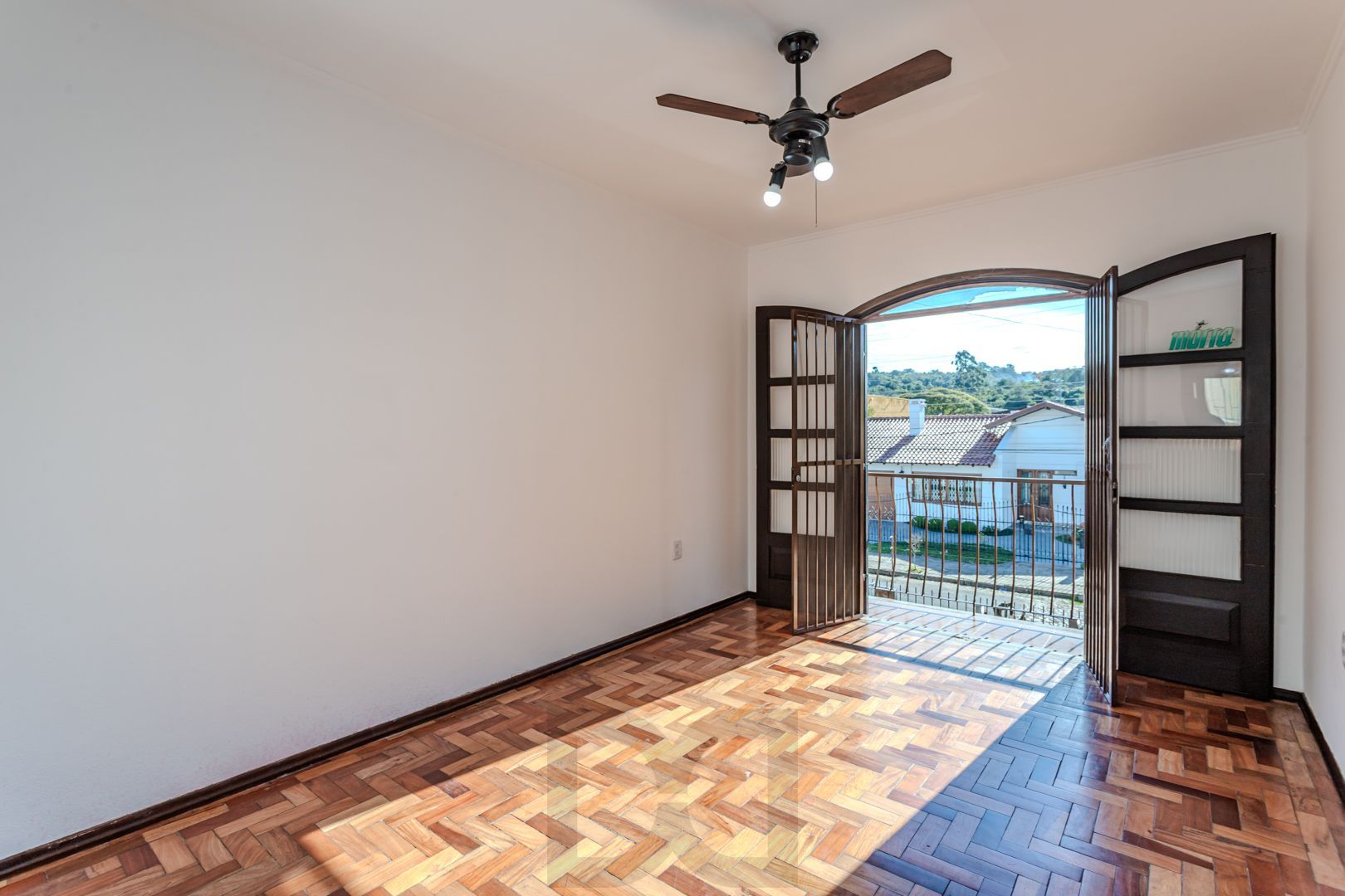 Casa no Partenon com 4 dormitórios e 4 vagas DESOCUPADA — foto 29