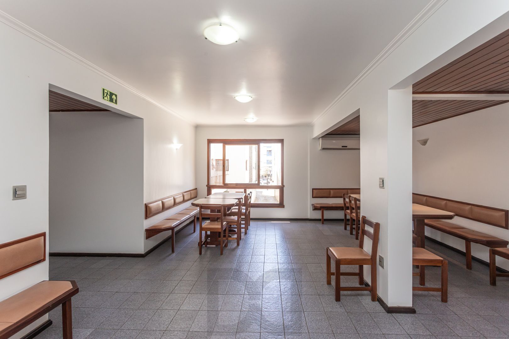 Apartamento no bairro Menino Deus de 4 dormitórios e vaga — foto 31