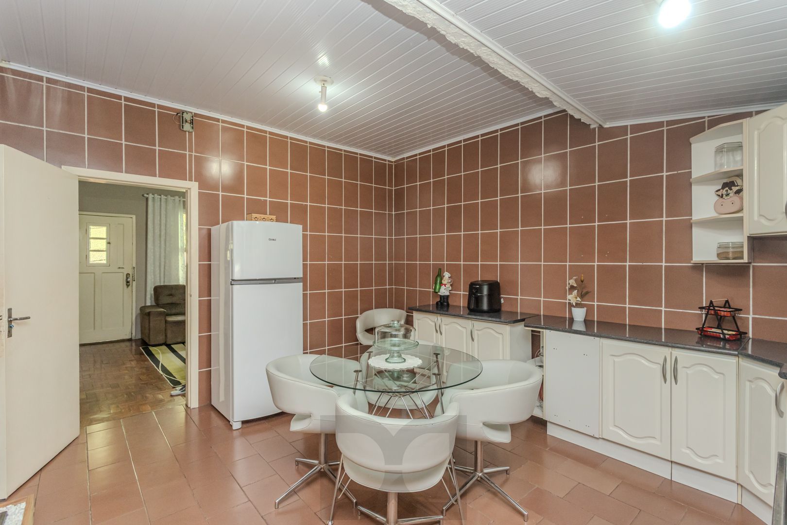Casa no bairro Jardim Botânico de 3 dormitórios e garagem e terreno com 370m² — foto 20