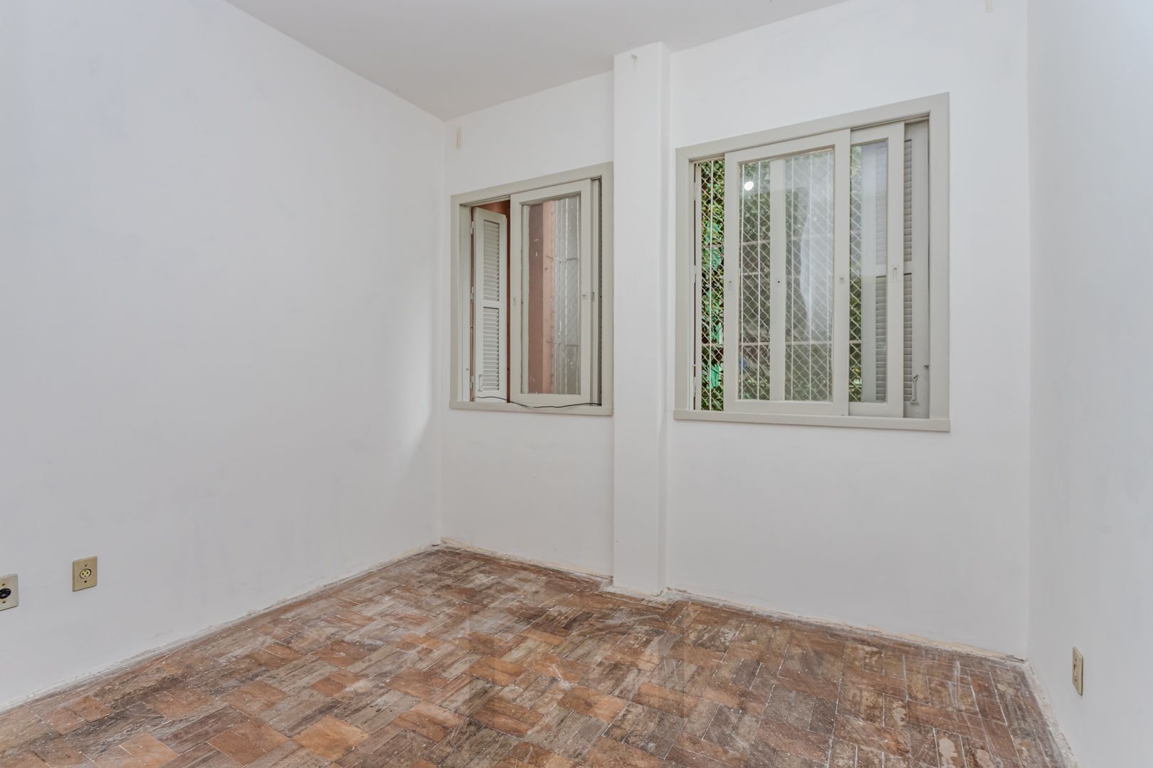 Apartamento no Menino Deus de 1 dormitório DESOCUPADO — foto 9