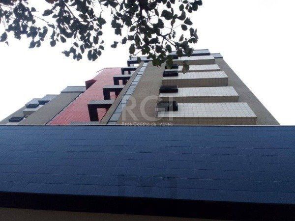 Sala comercial na Av Carlos Gomes com sacada DESOCUPADA — foto 17