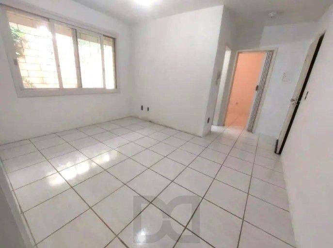 Apartamento térreo no Menino Deus de 1 dormitório com pátio DESOCUPADO — foto 2