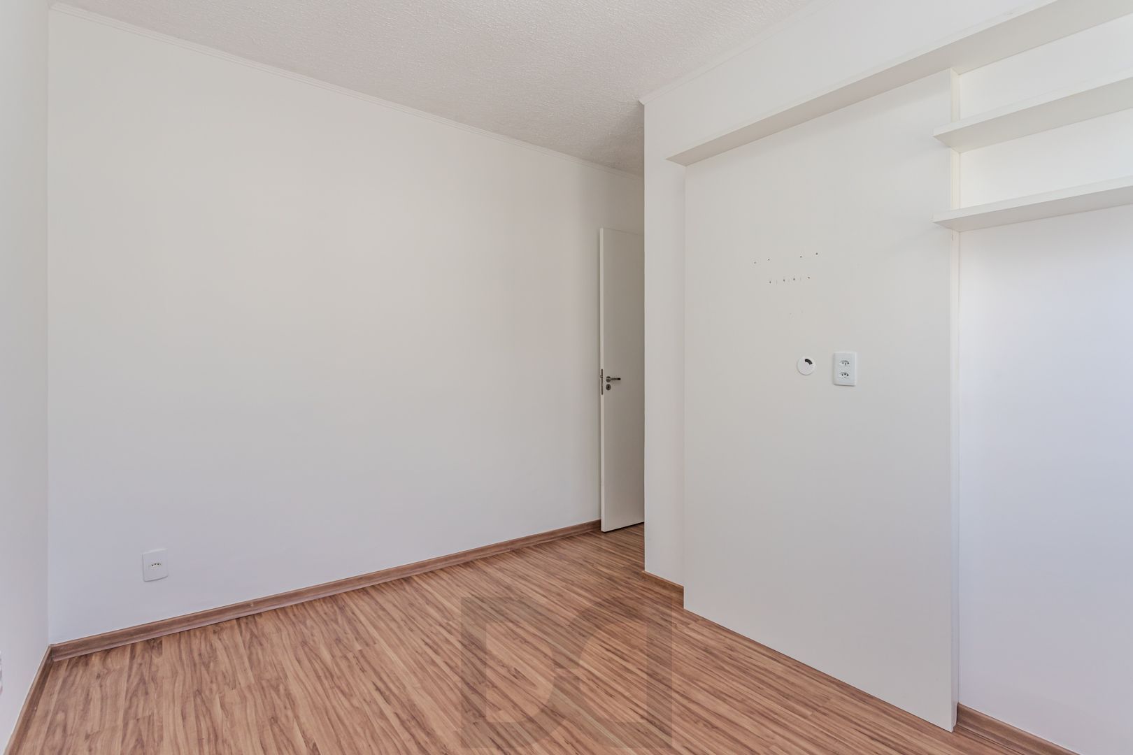 Apartamento no Sarandi de 2 dormitórios vaga e infra DESOCUPADO — foto 14