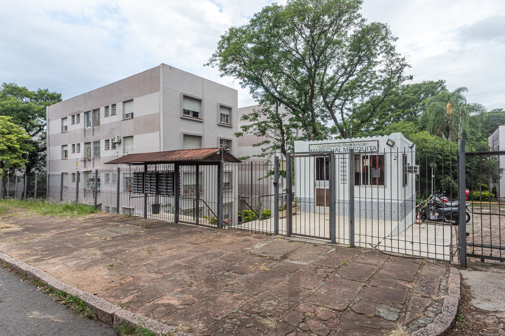 Apartamento no bairro Teresópolis de 3 dormitórios e vaga rotativa DESOCUPADO — foto 1