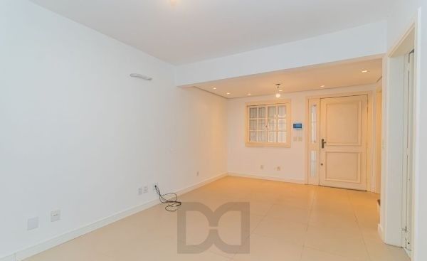 Casa em Condomínio em Ipanema de 3 dormitórios e 2 vagas DESOCUPADA — foto 3