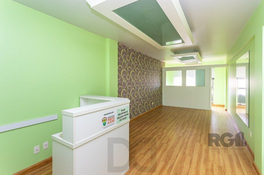 Sala comercial no Menino Deus desocupada — foto 4