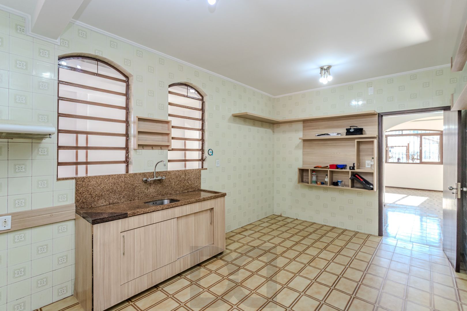 Casa no Partenon com 4 dormitórios e 4 vagas DESOCUPADA — foto 12