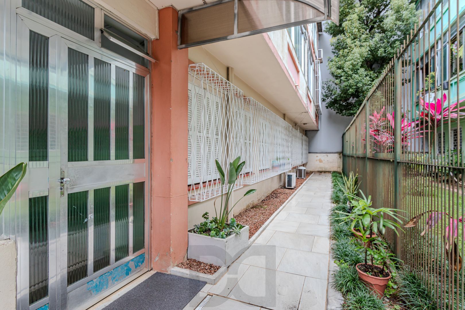 Apartamento no Menino Deus de 1 dormitório DESOCUPADO — foto 18