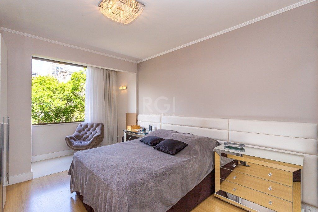Apartamento no Centro - 2 dormitórios - reformado e mobiliado — foto 13