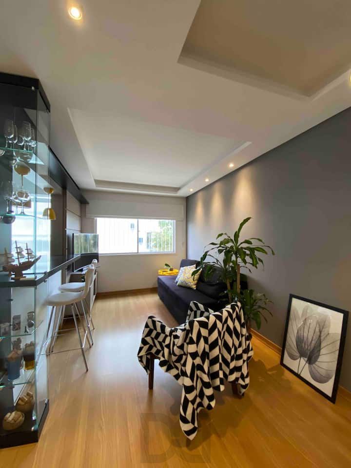 Apartamento no bairro Cristal de 1 dormitório REFORMADO E MOBILIADO — foto 1
