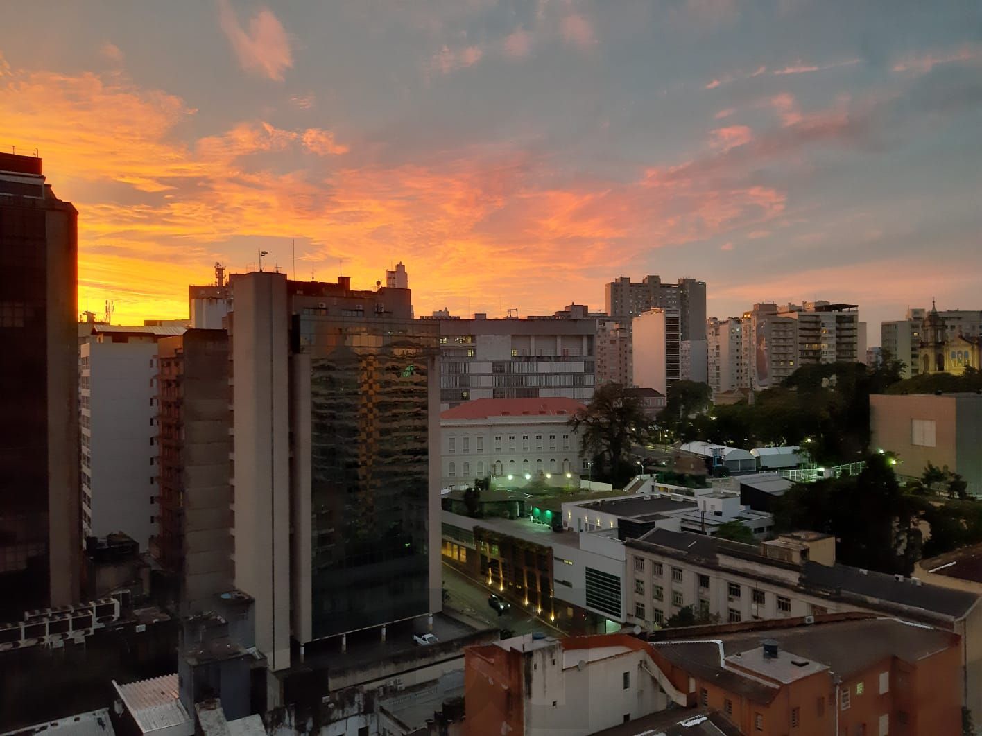 BAIXOU! MARAVILHOSO APARTAMENTO NA RUA DOS ANDRADAS, CENTRO HISTÓRICO. DE R$ 549.000 PARA R$ 517.000. — foto 3
