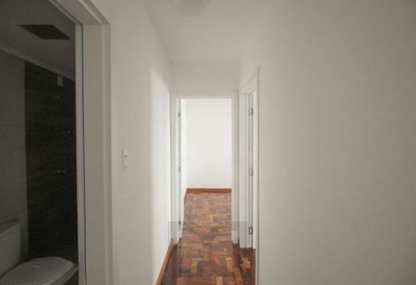 Apartamento no Jardim Leopoldina de 2 dormitórios reformado DESOCUPADO — foto 9