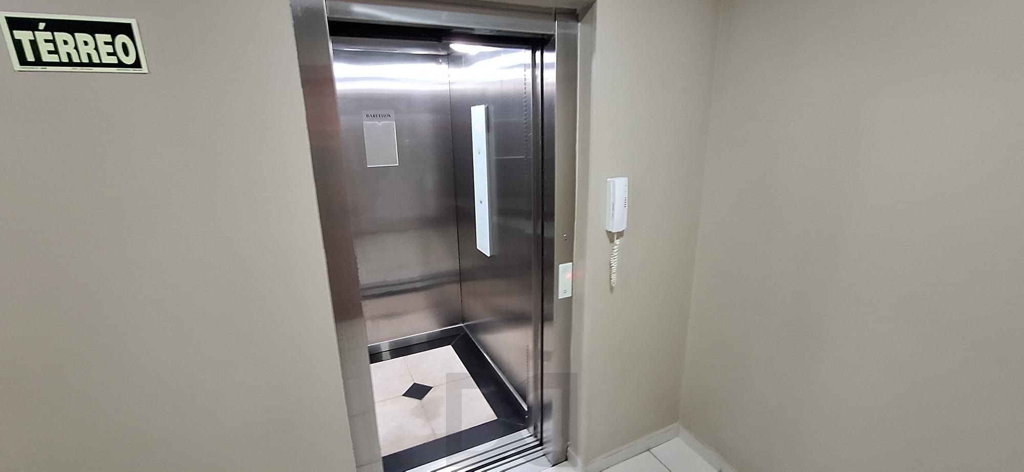Apartamento 2 Dorm. suíte c/ Closet na Azenha — foto 3