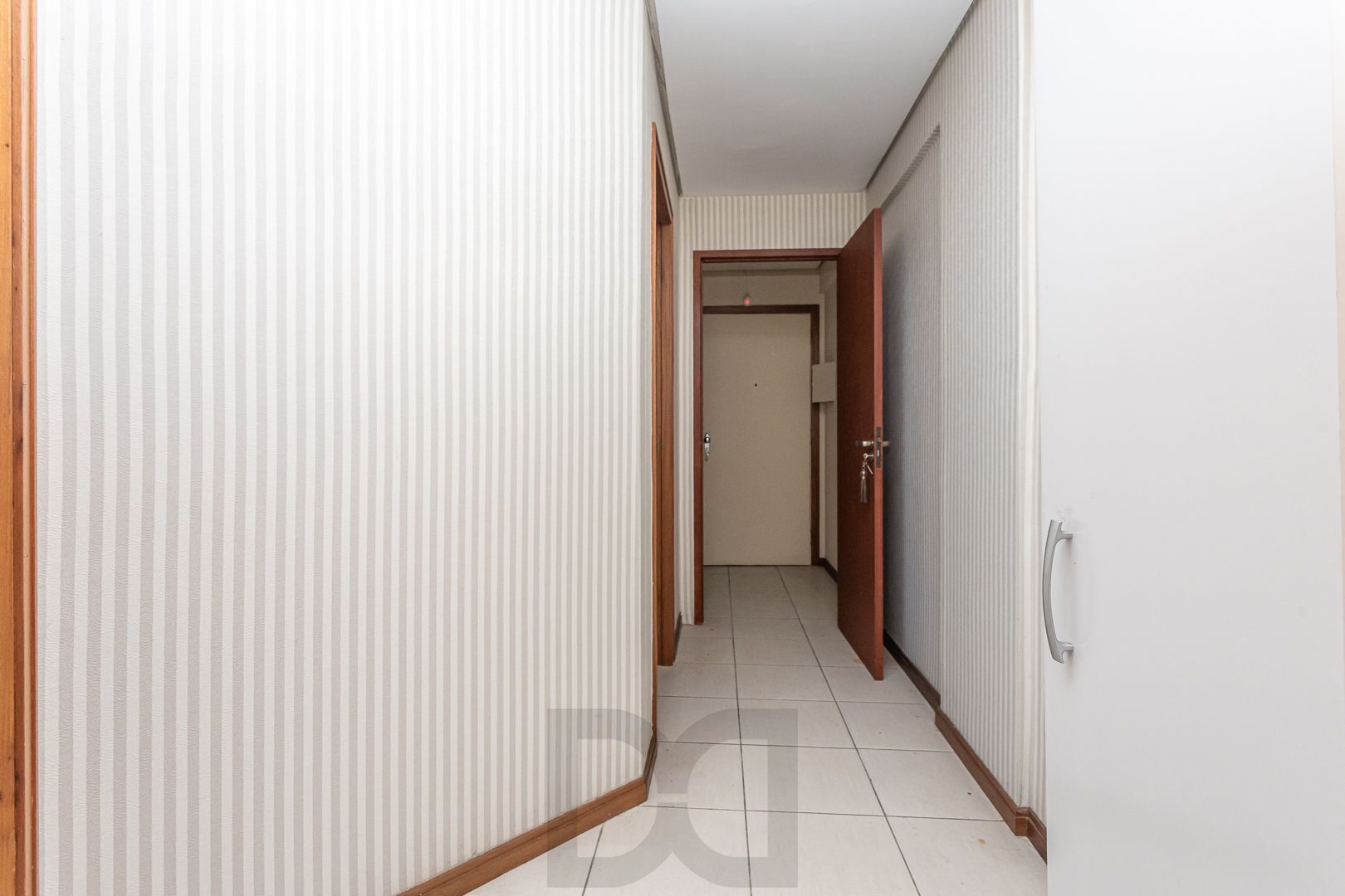Conjunto comercial no bairro Floresta com terraço privativo DESOCUPADO — foto 2