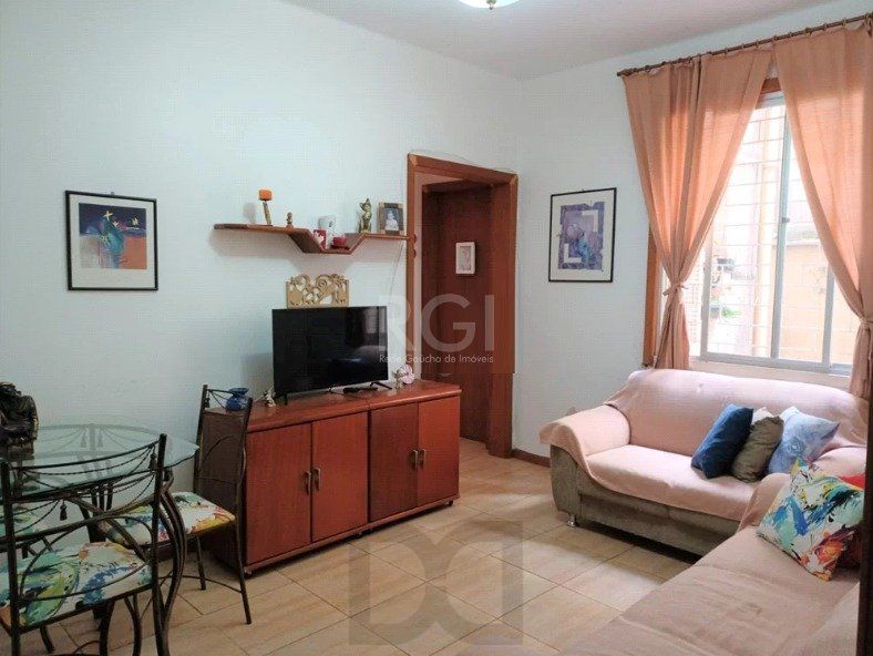 Apartamento no Menino Deus de 2 dormitórios e dependência térreo com pátio — foto 3