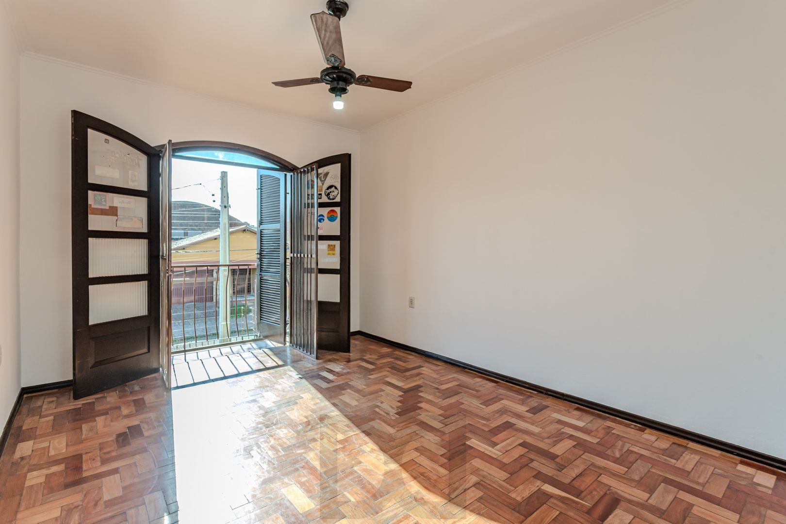 Casa no Partenon com 4 dormitórios e 4 vagas DESOCUPADA — foto 23