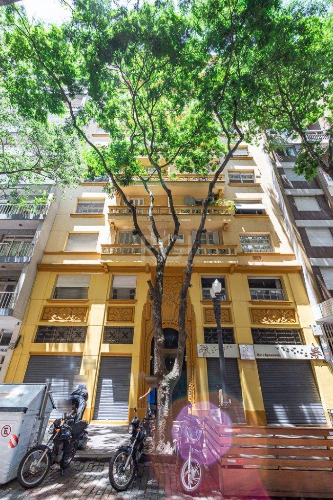 Apartamento no Centro - 2 dormitórios - reformado e mobiliado — foto 23