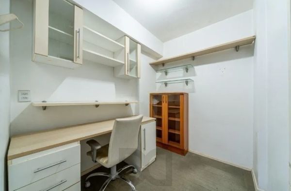 Apartamento no bairro Petrópolis de 2 dormitórios e vaga DESOCUPADO — foto 15