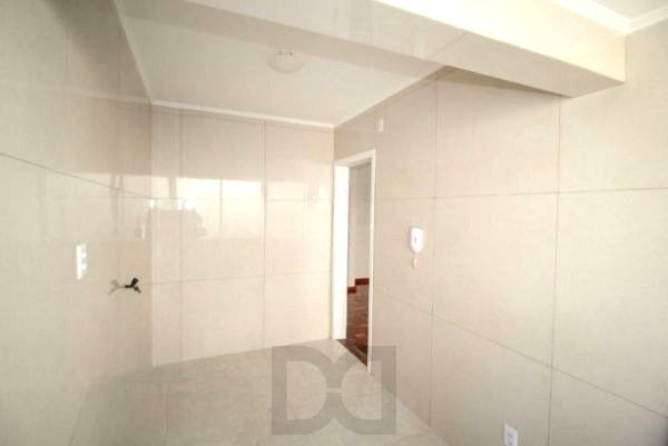 Apartamento no Jardim Leopoldina de 2 dormitórios reformado DESOCUPADO — foto 6