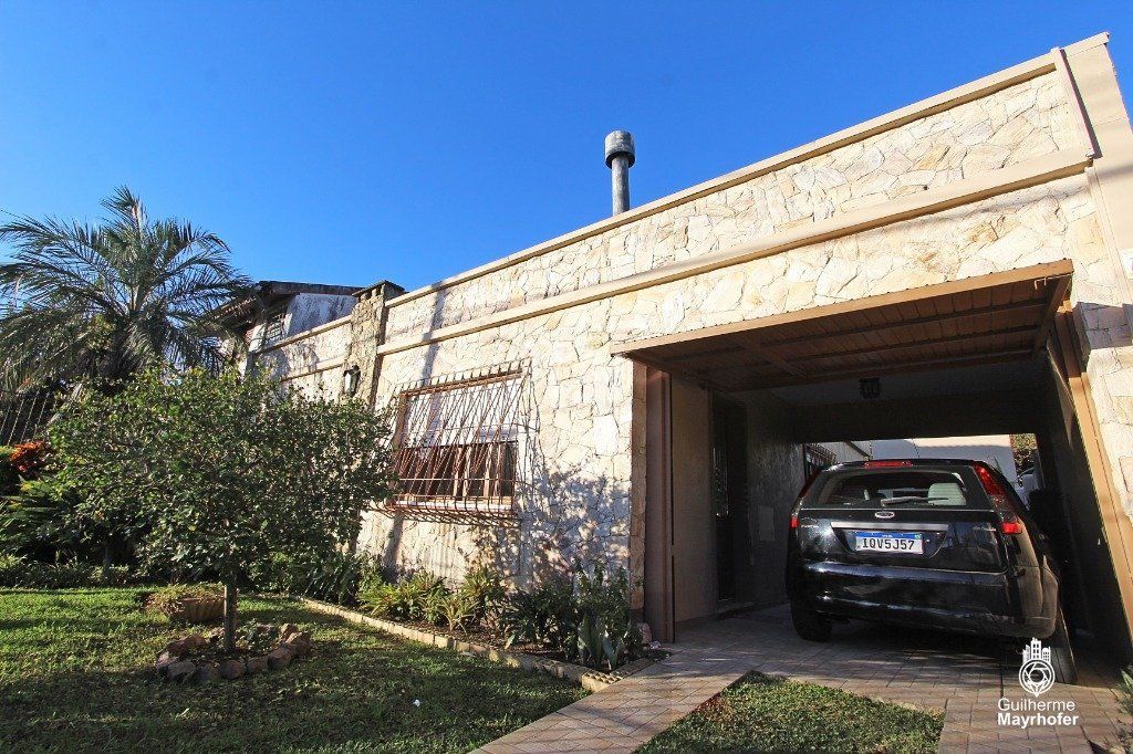 Casa no bairro Cavalhada de 3 dormitórios e amplo pátio — foto 2