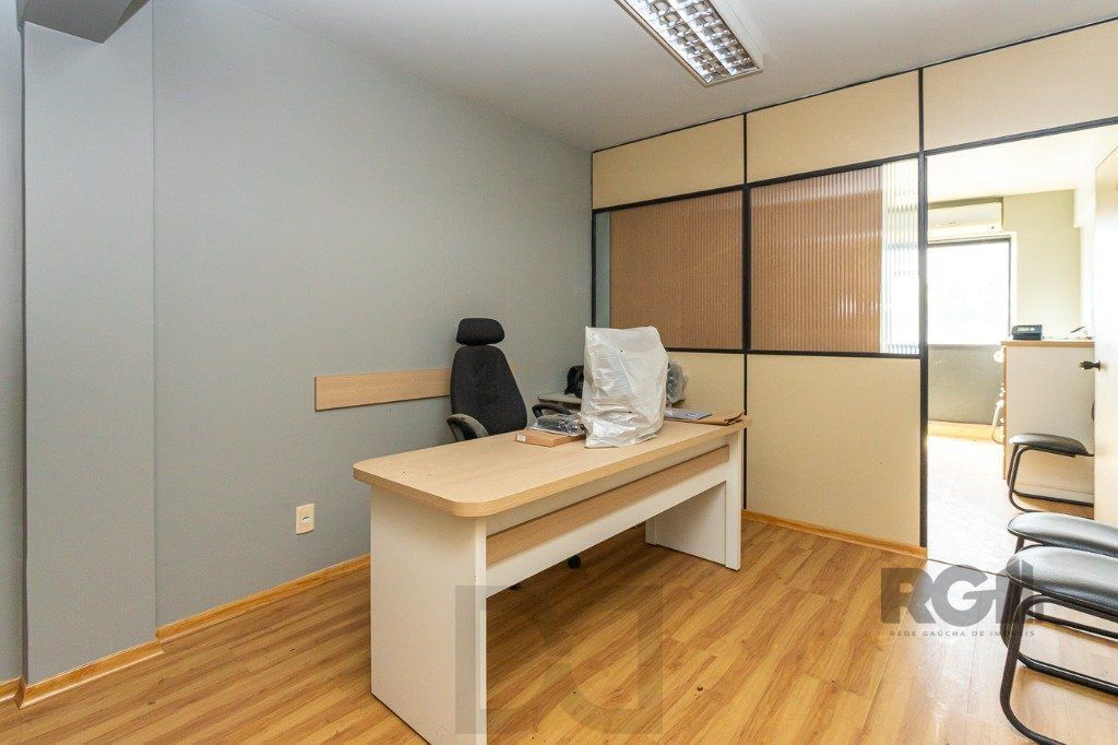 Sala comercial no Menino Deus DESOCUPADA — foto 2
