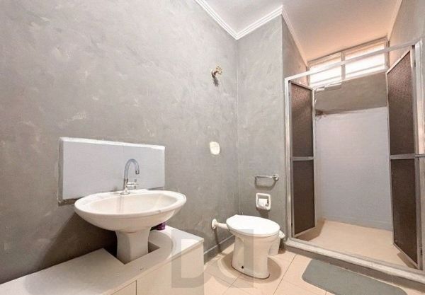 Apartamento de 2 dormitórios no bairro Petrópolis — foto 9