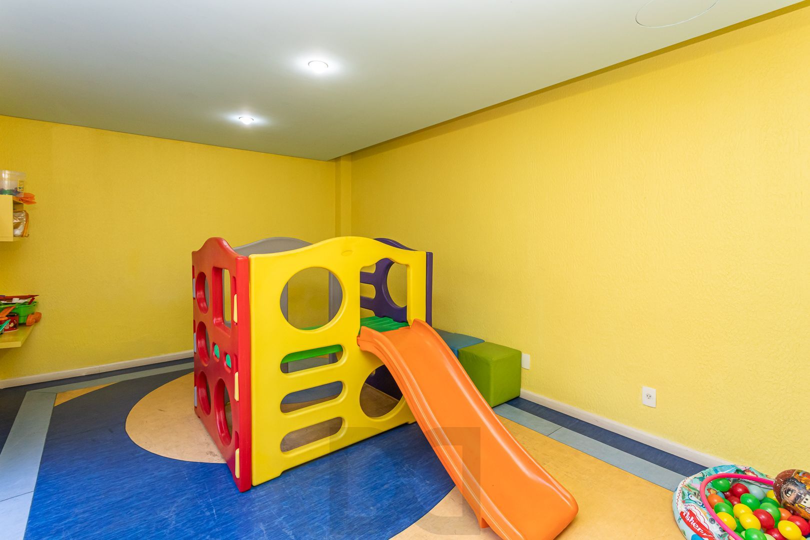 Apartamento no bairro Mont Serrat de 2 suítes e 2 vagas DESOCUPADO — foto 32