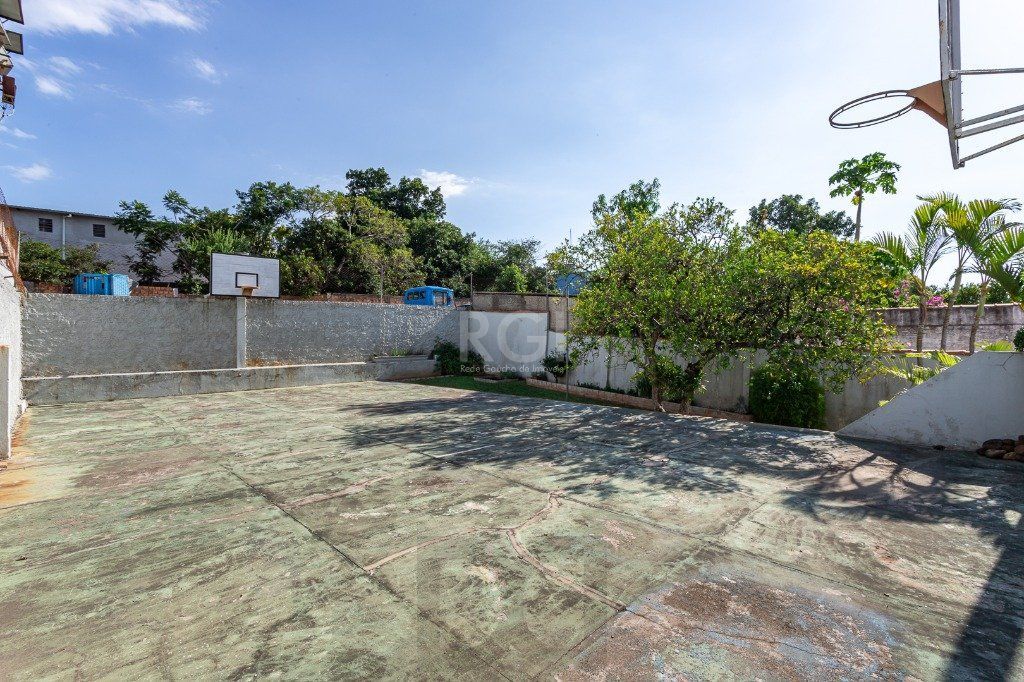 Casa sobrado no Partenon de 3 dormitórios e amplo pátio — foto 72