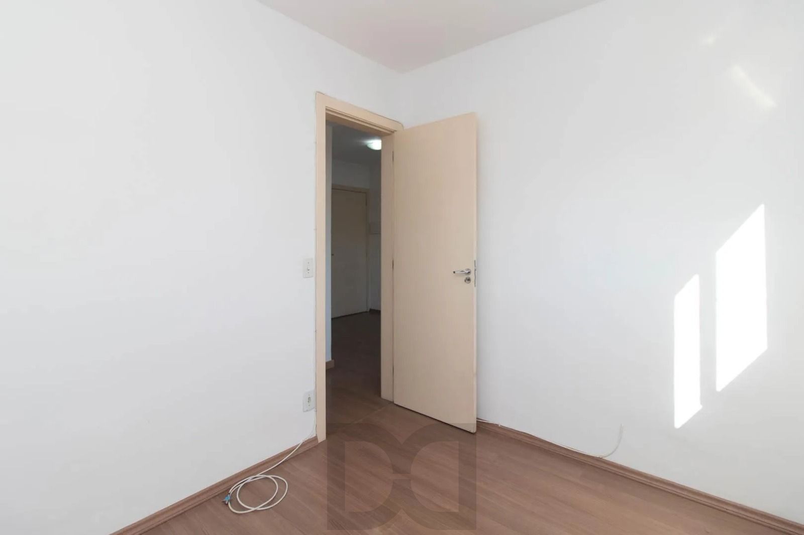 2 DORMITÓRIOS, REFORMADO C/VAGA E INFRA COMPLETA — foto 6