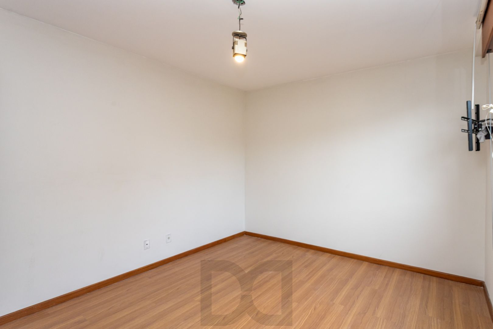 Apartamento no bairro Vila Ipiranga de 2 dormitórios e vaga DESOCUPADO — foto 12