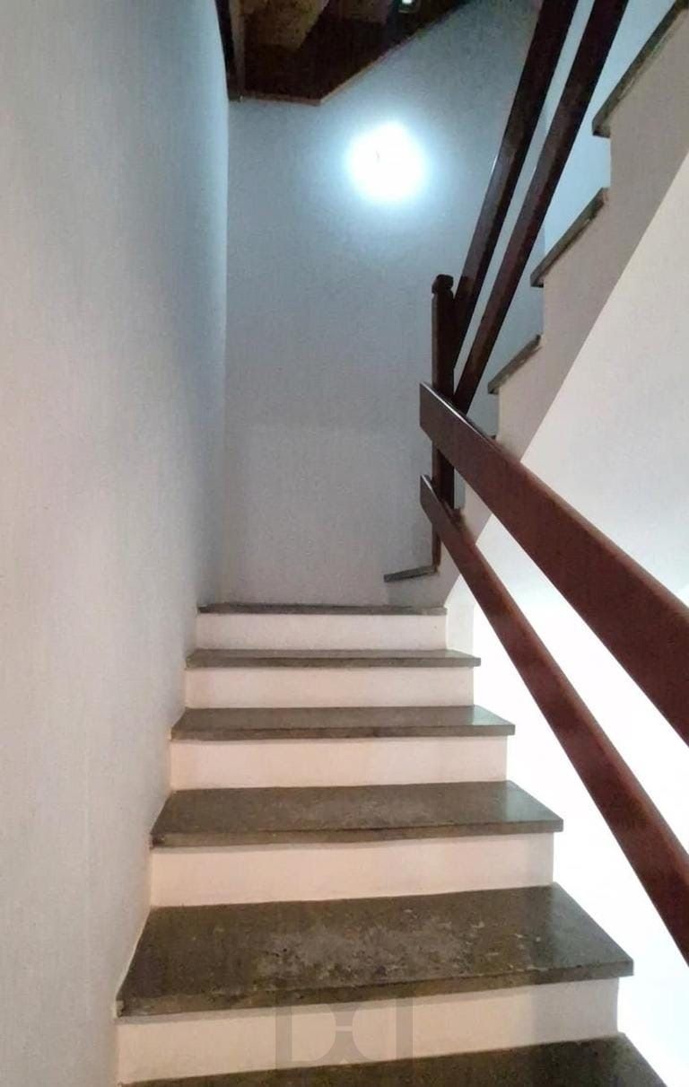 Apresentamos esta excelente casa no bairro Jardim Itu, em Porto Alegre, com 175m² privativos, perfeita para quem busca amplitude, conforto e qualidade de vida em uma região tranquila e valorizada. — foto 16