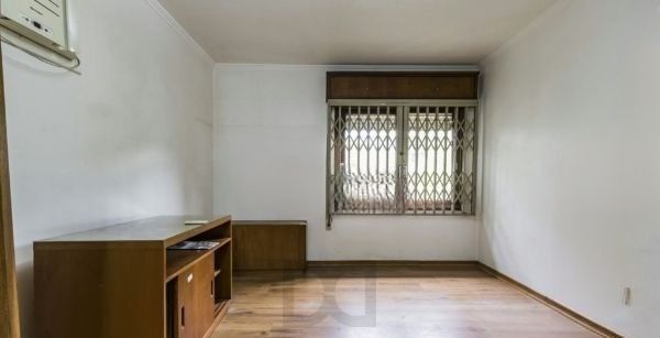 Casa sobrado no bairro Auxiliadora de 5 dormitórios e 4 vagas — foto 8