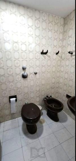 Apartamento de 2 dormitórios no bairro Teresópolis térreo com pátio DESOCUPADO — foto 6