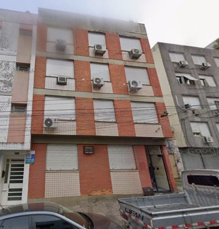 Apartamento no Centro de 1 dormitório DESOCUPADO — foto 1