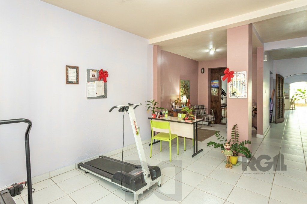 CASA COMERCIAL E RESIDENCIAL NO MIOLO DO BAIRRO SANTANA — foto 23