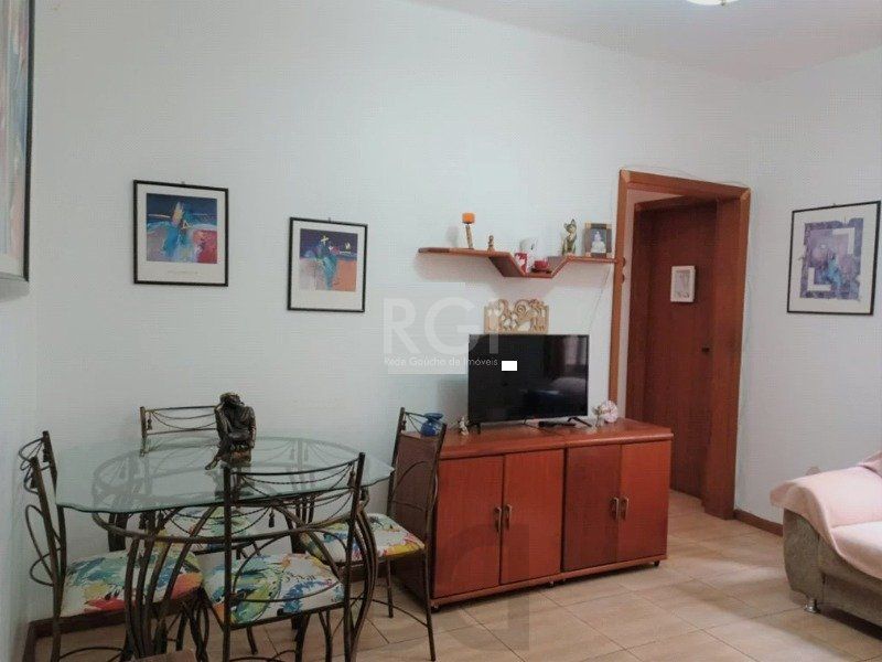 Apartamento no Menino Deus de 2 dormitórios e dependência térreo com pátio — foto 8