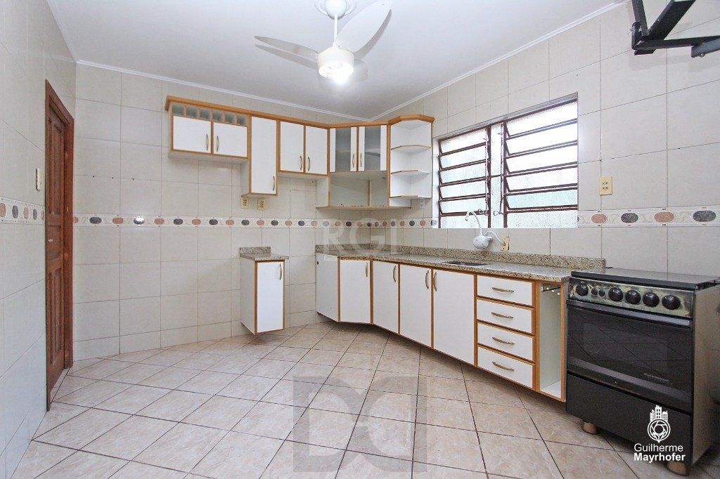 Casa no bairro Cavalhada de 3 dormitórios e amplo pátio — foto 18