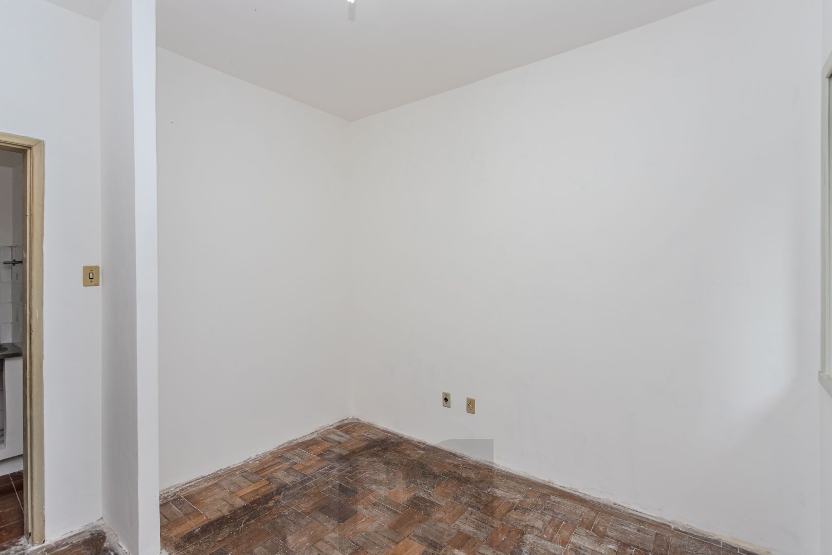 Apartamento no Menino Deus de 1 dormitório DESOCUPADO — foto 12