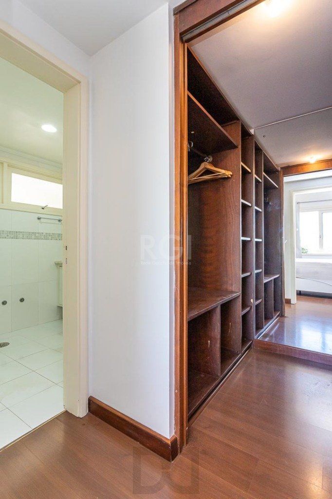 Apartamento no bairro Higienópolis com 190m² de 3 dormitórios e 2 vagas — foto 32