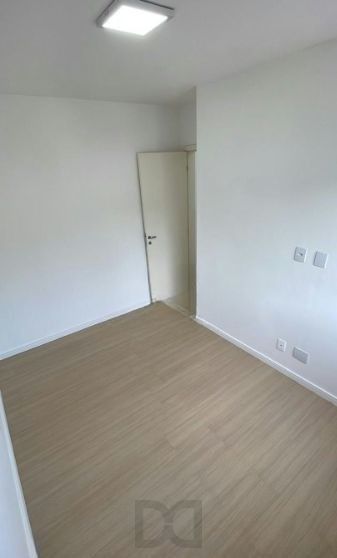 Apartamento no bairro Cristal de 2 dormitórios infra e vaga DESOCUPADO — foto 8