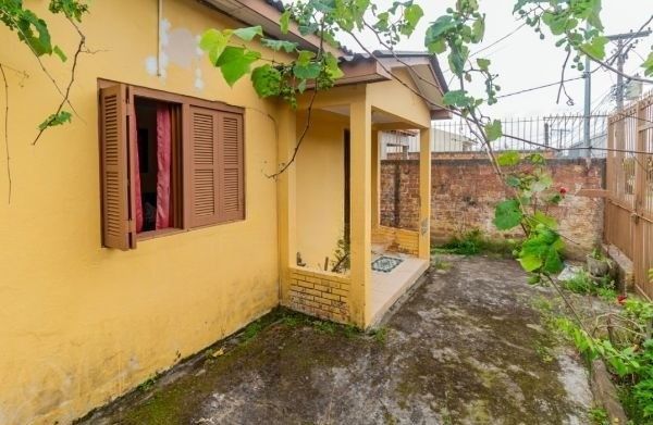 Casa / Terreno com 3 casas de alvenaria no bairro Morro Santana — foto 33