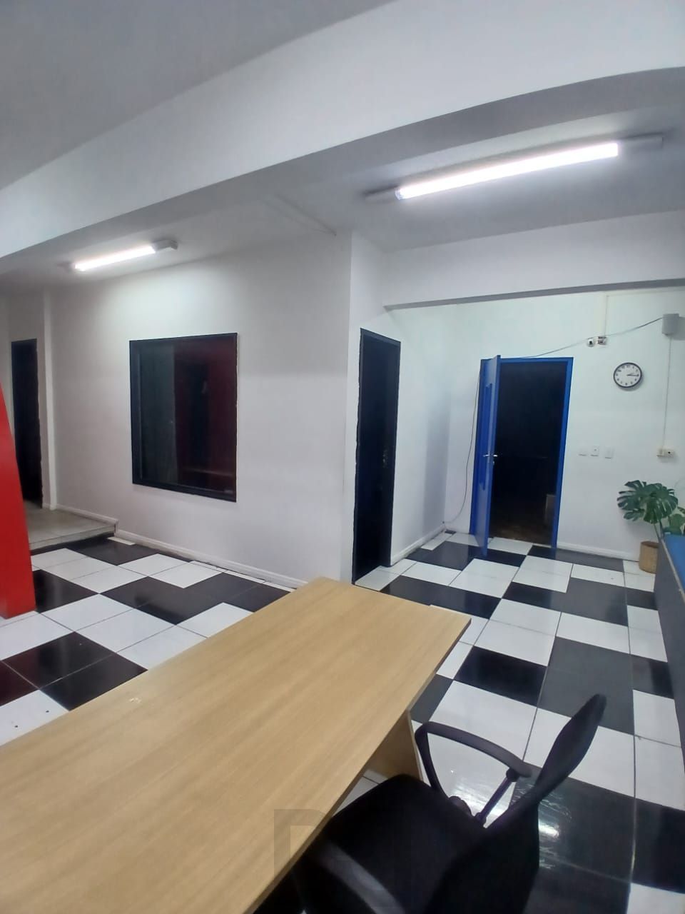 Sala comercial, andar inteiro com 193,90 m² — foto 1